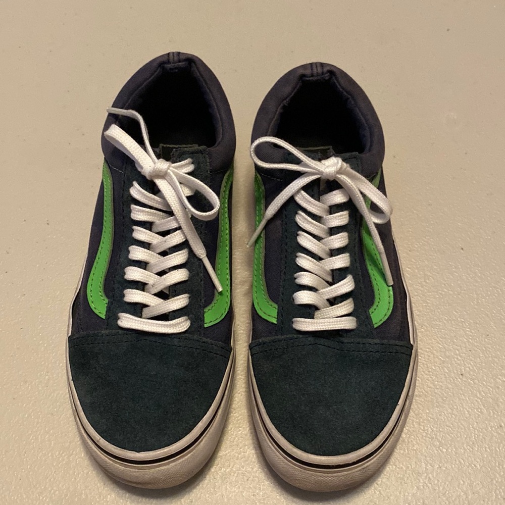 Van’s women’s size 5.5/men’s 4, navy suede with lime green trim sneakers